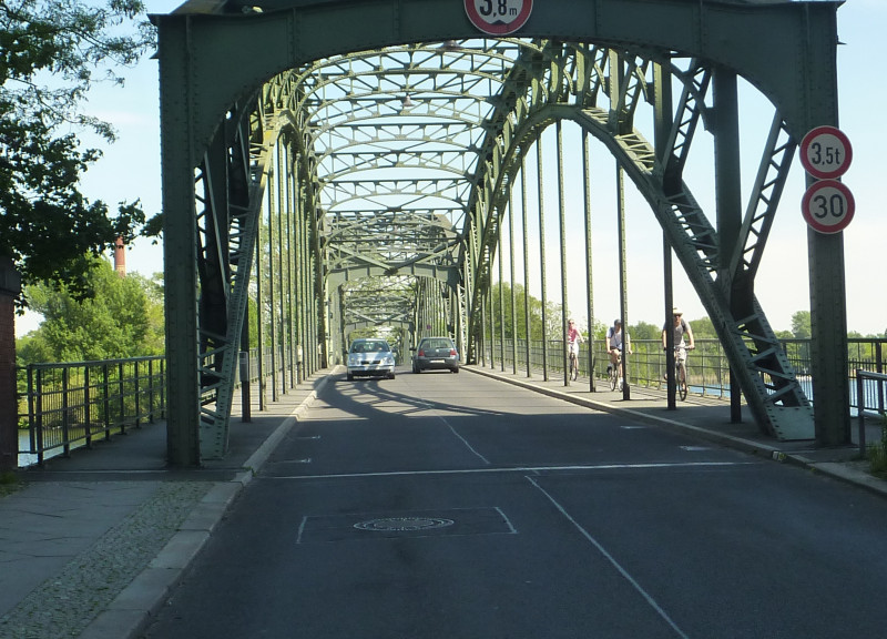 Eiswerder_Bruecke_Westen_Spandau_c_Groeschel_lg