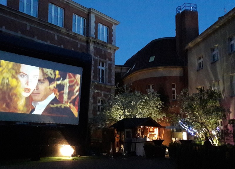 Open Air Kino_Spandau_Vorführung_mikropolis-film